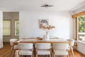 Dining - Cozy 4 Bedroom Lake House! Perfect for Family retreats and gatherings! (Godfrey)
