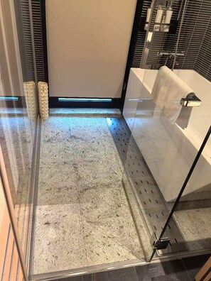 Family Twin Room | Bathroom - LOF HOTEL Tenjin South Fukuoka (Chuo Ward Haruyoshi)
