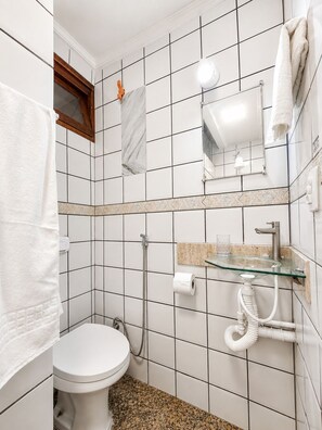 Hair dryer, towels, soap, toilet paper - Home Sweet Home | Apartment in Vitória (Vitória)