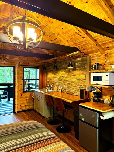 The Roost, w/King bed and Mtn Views