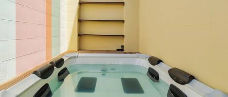 Baignoire à remous intérieure