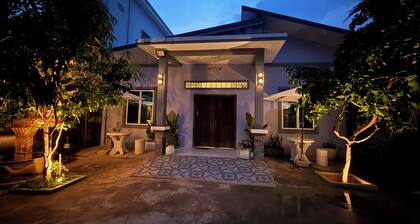 Enjoyable 2-bedroom house with AC in Krong Battambang