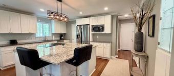 Luxury Retreat | Chef’s Kitchen & Spa Bath