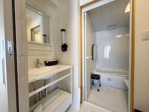 Standard Quadruple Room, Non Smoking, Private Bathroom | Bathroom - Shimanami Guest House Orangenokaze (Imabari)