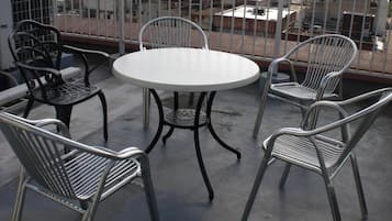 Tempat makan outdoor