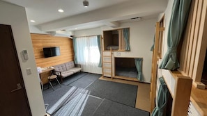 Economy Shared Dormitory, Men only - Shimanami Guest House Orangenokaze (Imabari)
