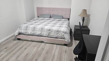2 bedrooms, desk, iron/ironing board, free WiFi