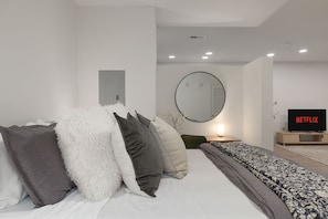 1 habitación, tabla de planchar con plancha, wifi y ropa de cama