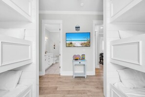 5 Schlafzimmer, Bügeleisen/Bügelbrett, kostenloses WLAN, Bettwäsche
