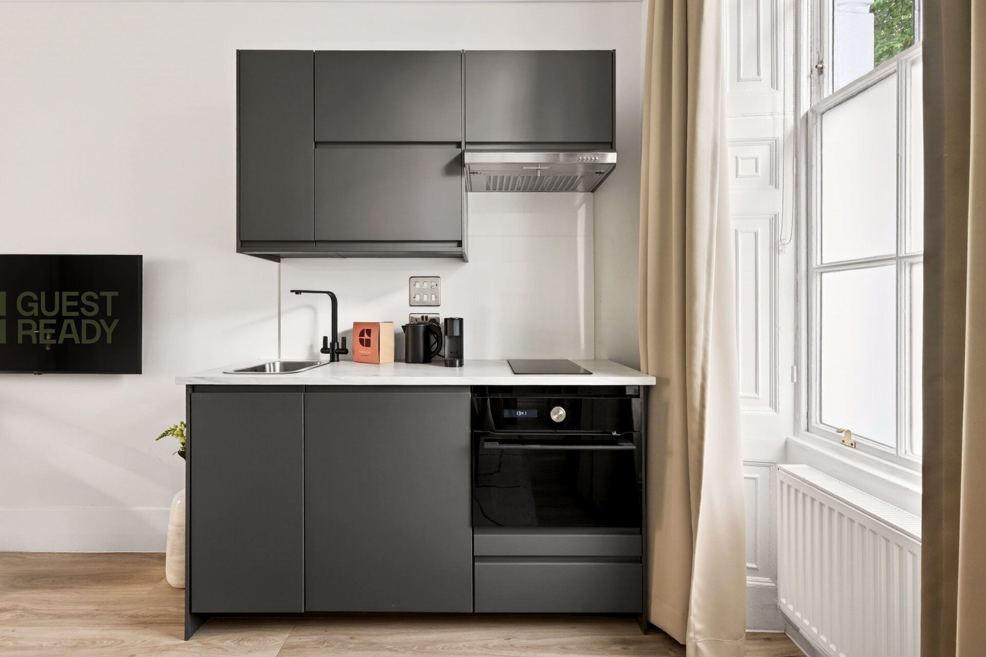Fridge, microwave, oven, coffee/tea maker