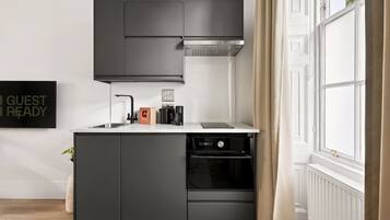 Fridge, microwave, oven, coffee/tea maker
