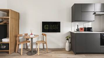 Fridge, microwave, oven, coffee/tea maker