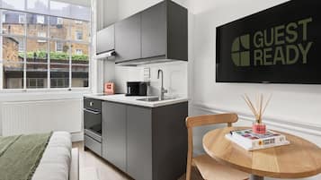 Fridge, microwave, oven