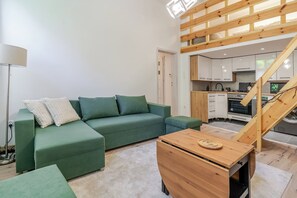 Living area - Gliwice Apartment with Mezzanine (Gliwice)