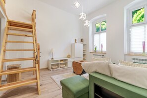 Interior - Gliwice Apartment with Mezzanine (Gliwice)