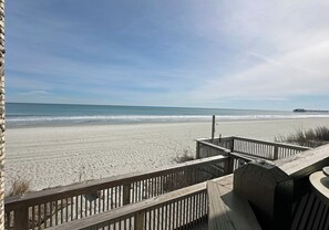 On the beach - Maritime Place A4 - Oceanfront in Garden City Beach (Garden City)