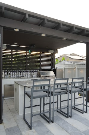 Outdoor dining -     Emma’s Villa, Private Pool, Perfect for Families & Small Gatherings (Naranja)