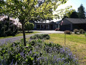 Exterior - Waterfront, Views, Garden Setting, King Bed (Sequim)