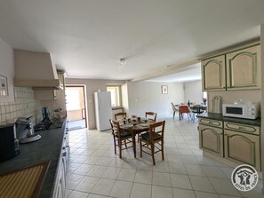 Microwave, dishwasher