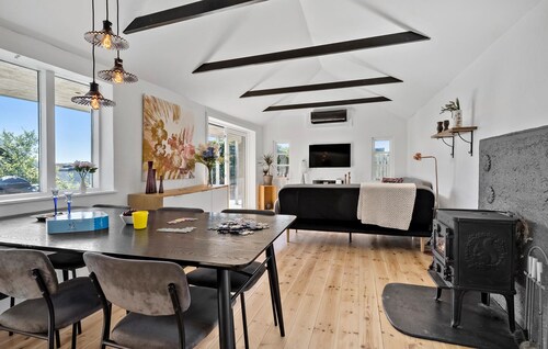 Awesome home in Munkebo with house sea view
