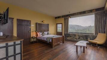 Deluxe Triple Room, Balcony, Garden View | In-room safe, free WiFi, wheelchair access