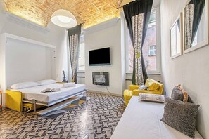 Free WiFi, bed sheets - La Meraviglia Del Centro Storico AC & Wi‑Fi, Sanremo, Italy (Sanremo)