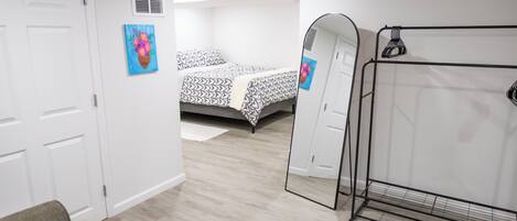 Iron/ironing board, WiFi, bed sheets