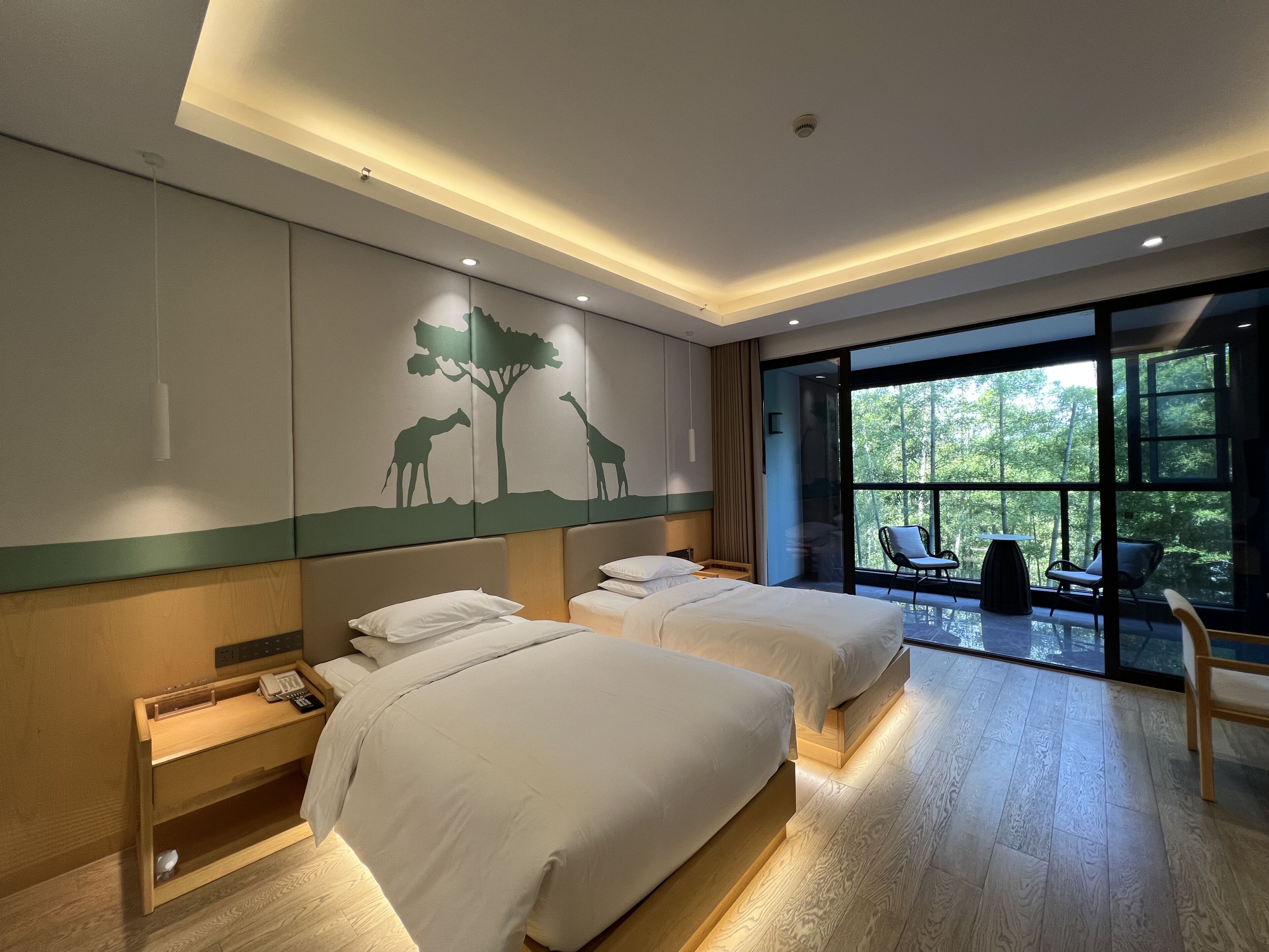Minibar, desk, blackout curtains, free WiFi