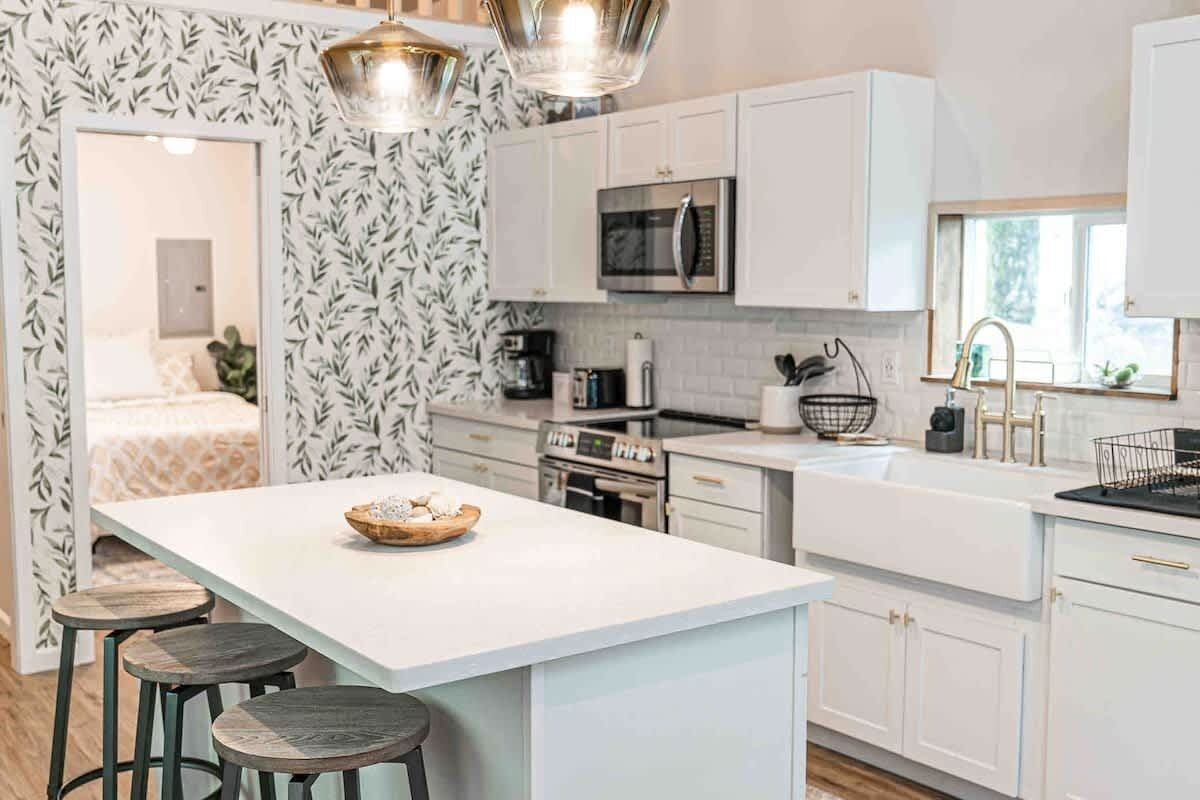 Refrigerador, microondas, horno, placa de cocina