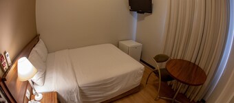 Charming Historic Room Near Downtown – Only 700 Meters from Shopping Palladium