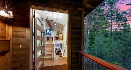 Gardner Mountain Lodge:A/C, Hot Tub, Pool Table, Location