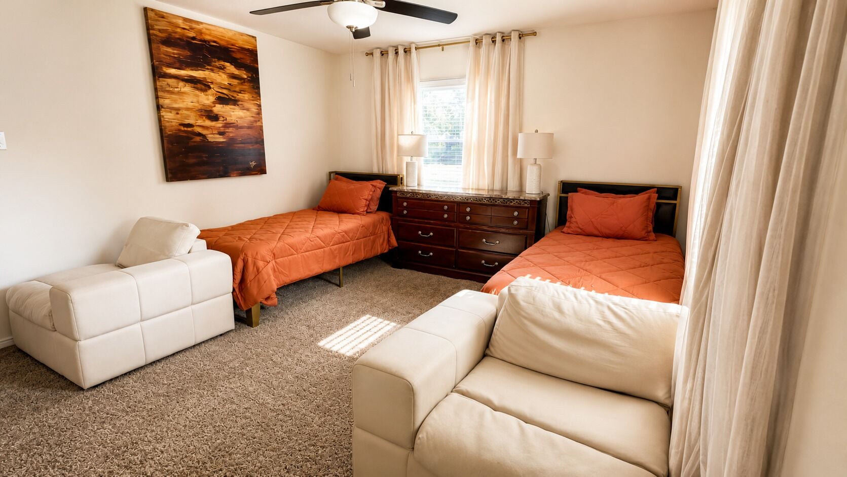 2 habitaciones, escritorio, tabla de planchar con plancha y wifi gratis 