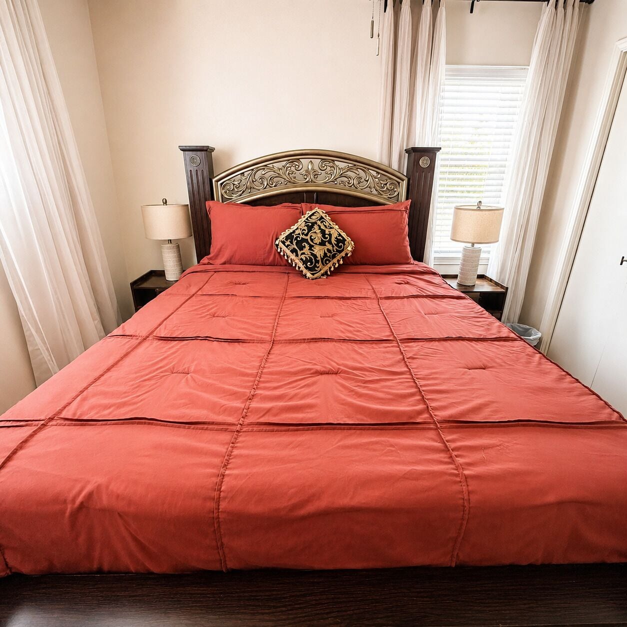 2 habitaciones, escritorio, tabla de planchar con plancha y wifi gratis 