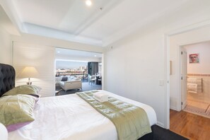 1 slaapkamer, een strijkplank/strijkijzer, gratis wifi, beddengoed