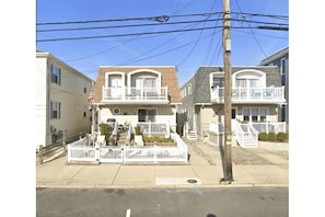 Exterior - Family-Friendly 3BR/2BA OCNJ Getaway with Parking, Patios & Outdoor Shower (Ocean City)