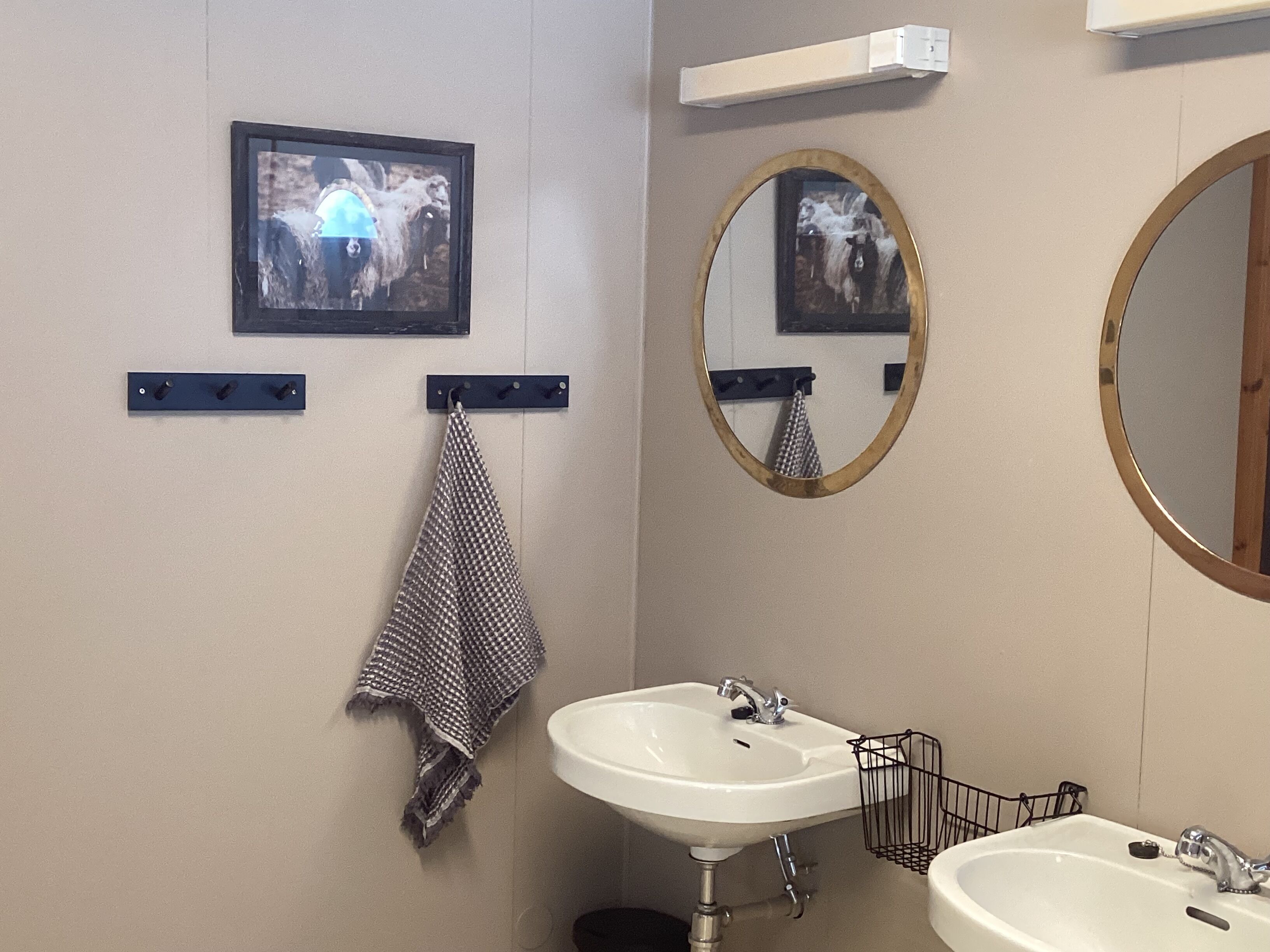 Basic Cabin, Mountain View | Bathroom