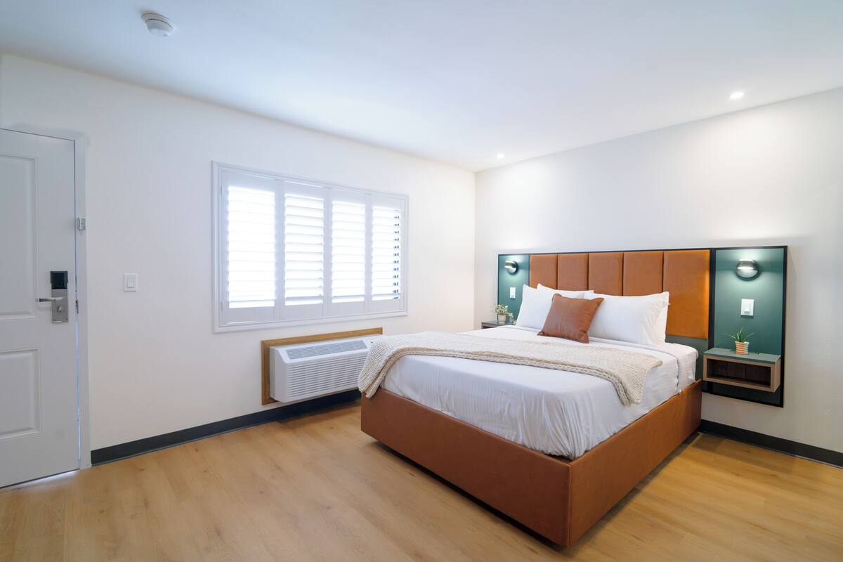 Deluxe eenpersoonskamer, 1 queensize bed, niet-roken | Gratis wifi, beddengoed
