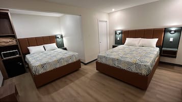 Habitación Deluxe doble, 2 camas de matrimonio, no fumadores | Wifi gratis