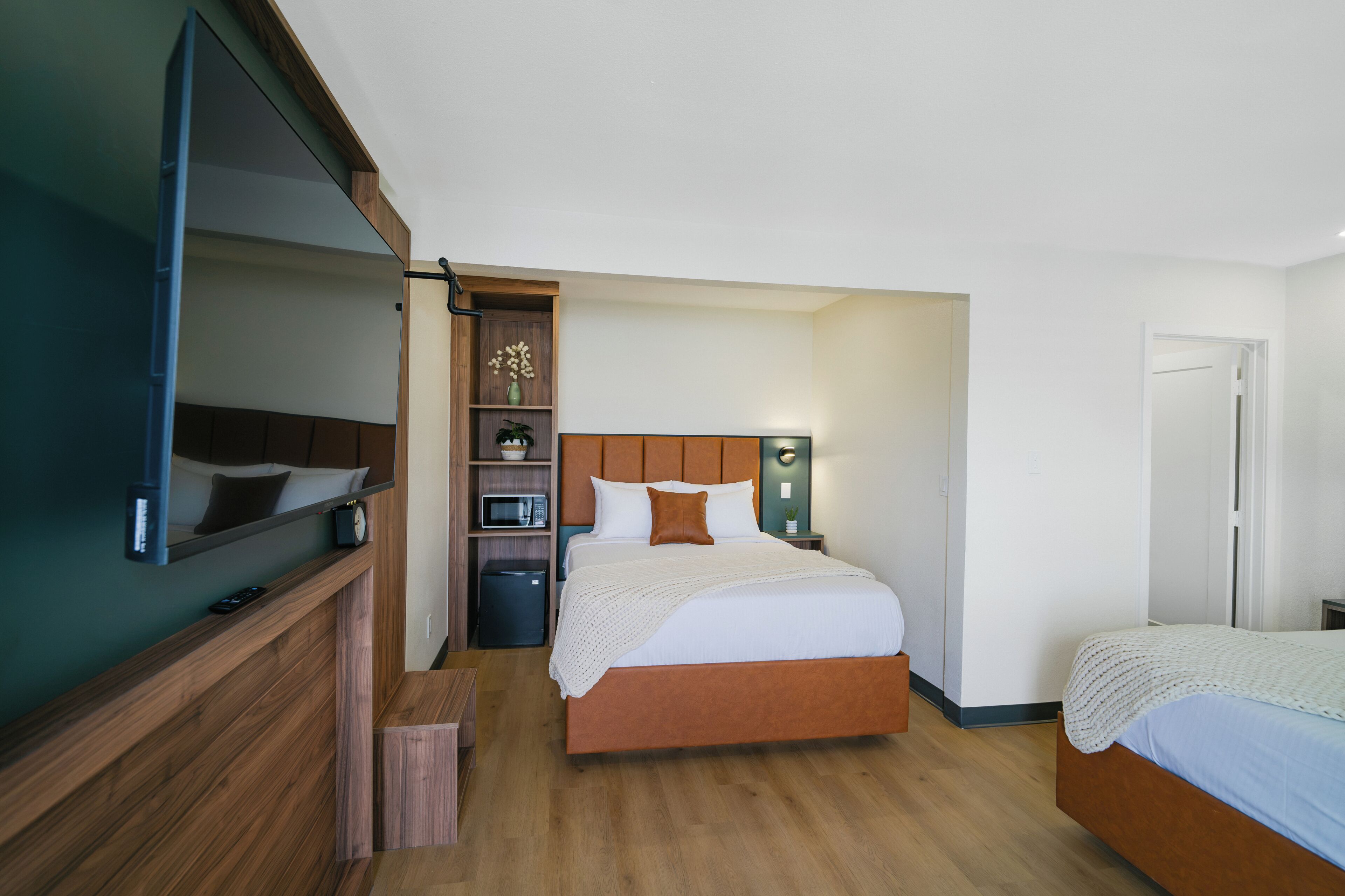 Deluxe Double Room, 2 Queen Beds, Non Smoking | Free WiFi, bed sheets