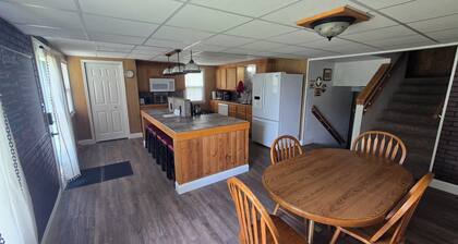 Ken's Place - Cozy & Fun in Cumberland Wi