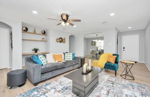 The Chickory Retreat- 3-bedroom home minutes from downtown Houston