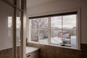 Interior - Victoria's Terrace in Beautiful Battery Point (Hobart City)