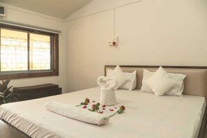 Espacio para trabajar con laptop y wifi gratis 
