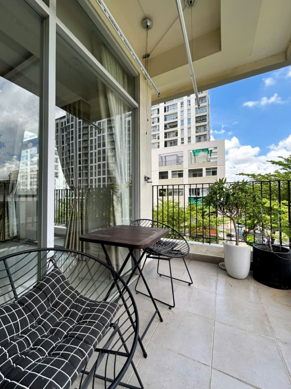 Deluxe Duplex, City View | Balcony