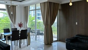 Dupleks Deluks, pemandangan kota | Area keluarga