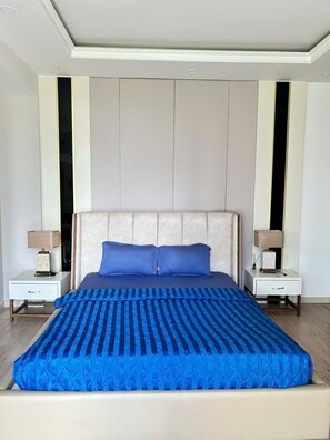 Deluxe Duplex, City View - Lumiere Home 3BR - Just 5 Mins to SECC (Ho Chi Minh City)