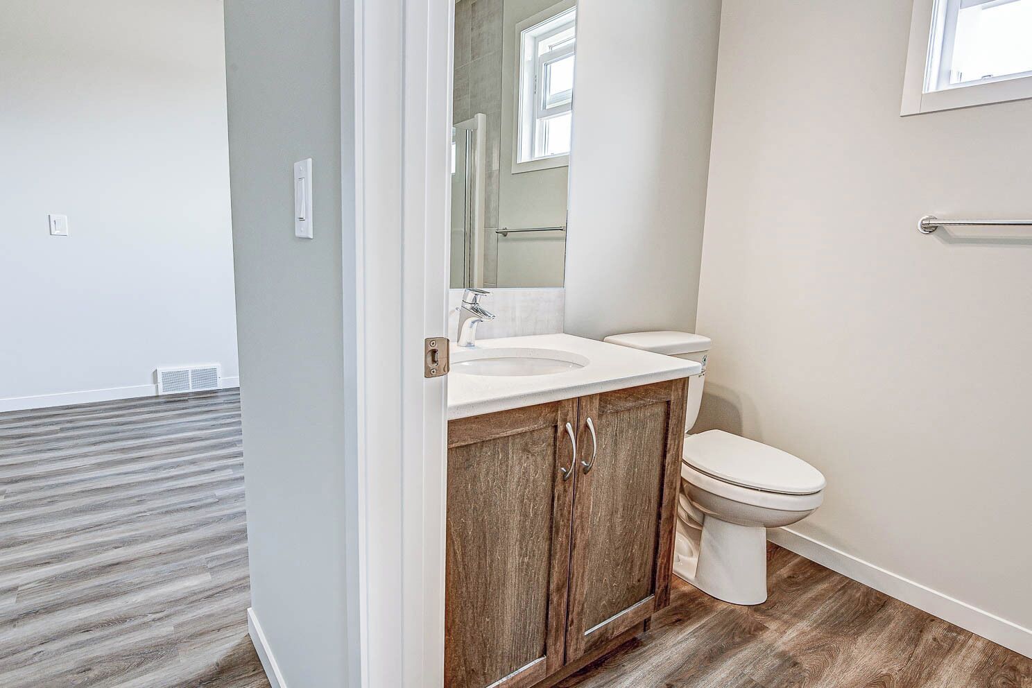 Dusche, Whirlpool, Haartrockner, Bidet