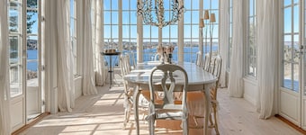 Lovely home in Saltsjöbaden with sauna