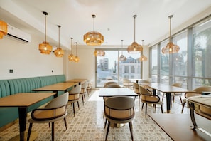 Dining - Abantu Hotel (Dar es Salaam)