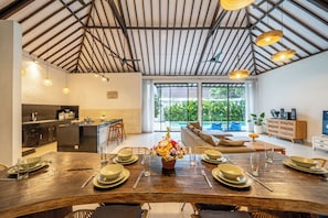 Dining - Villa Kusuma 2 Seminyak (Badung)